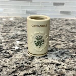 THE LENOX SPICE GARDEN (GIFTWARE) 1992 Fine Porcelain CORIANDER Jar No Lid Home